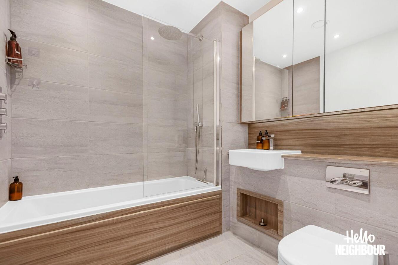 Modern 1 Bedroom Apartment With Parking In Colindale, London Edgware Exterior foto